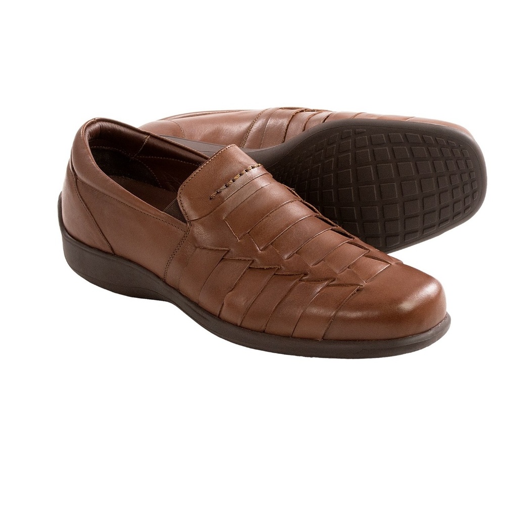 NIB Neil M Capri II Sz. 11 Genuine Leather Slip On Shoes Flexible Moccasin